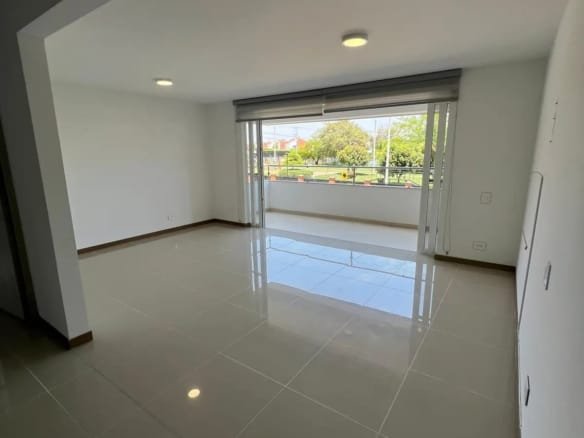 Apartamento en venta con balcón en Pance Cali1