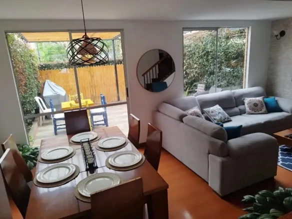 Se vende casa de dos niveles CR El Solar Madrid1