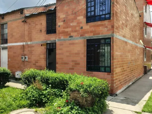 Se vende casa en Prados de Madrid Cundinamarca1